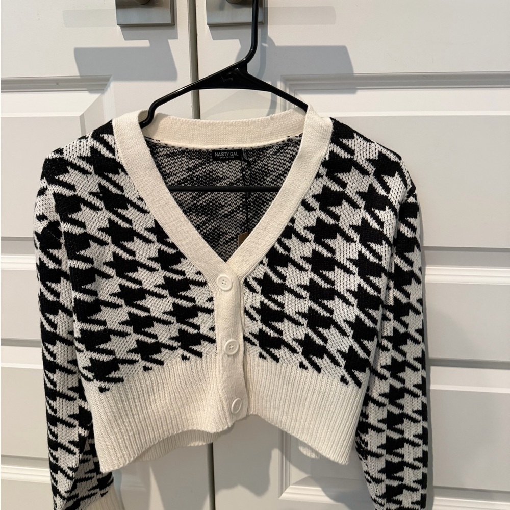 Nasty Gal Black and White Houndstooth Sweater
